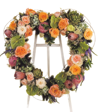 Load image into Gallery viewer, Heart with Yarn Accents Easel