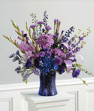 Load image into Gallery viewer, Purple Monochromatic Vase Arrangement
